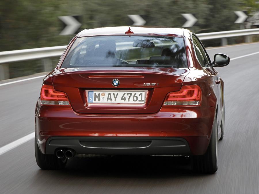  BMW 135i Coupe 2011 года  (фото 6 из 16)